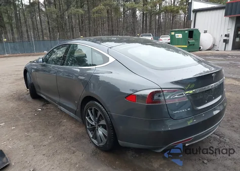 2015 Tesla Model S 70D/85D/P85D z USA, uszkodzony, nr VIN 5YJSA1E28FF109175